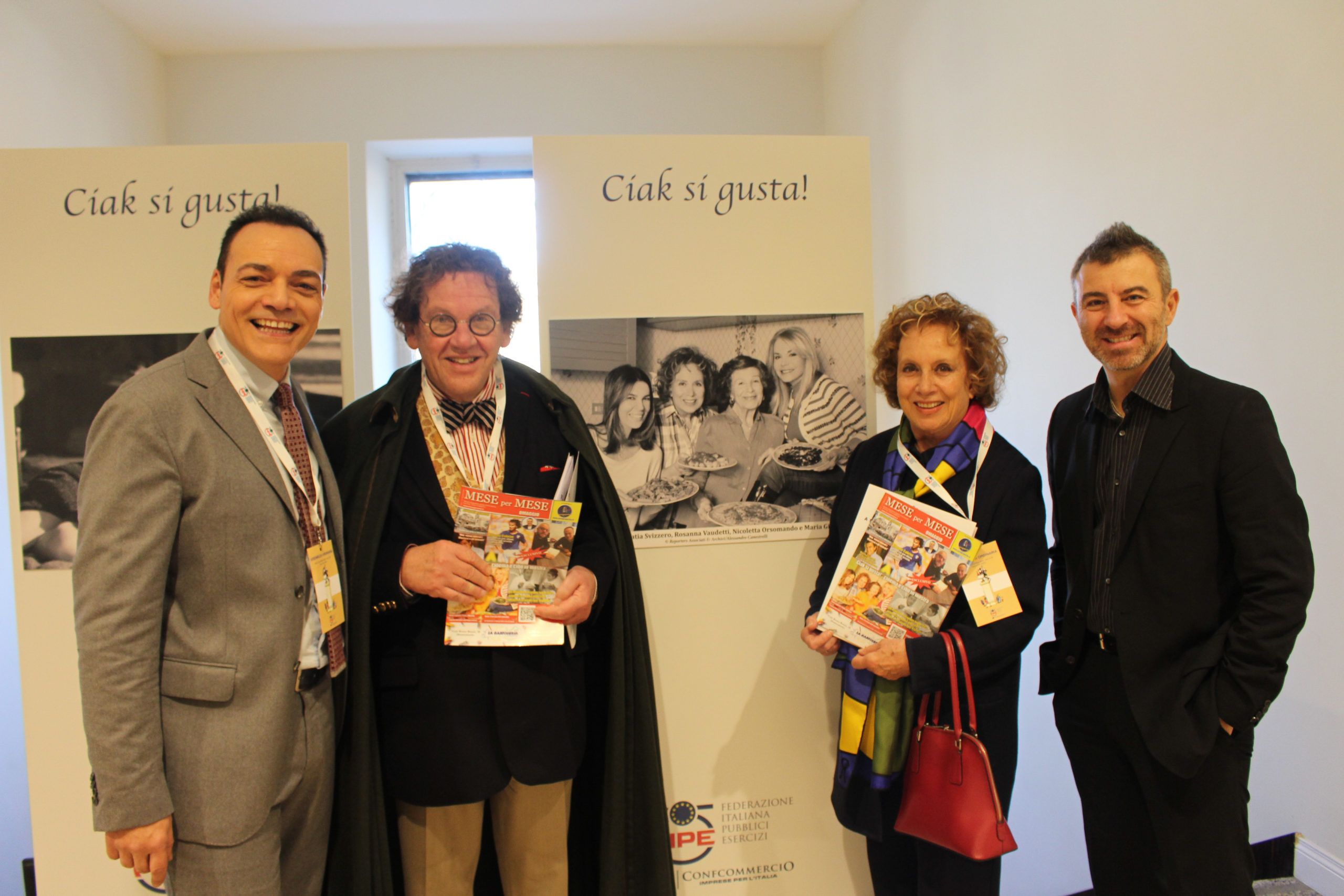 Con il critico d'arte Philippe Daverio, l'annuciatrice Rai Rosanna Vaudetti e il fotografo della star Alessandro Canestrelli