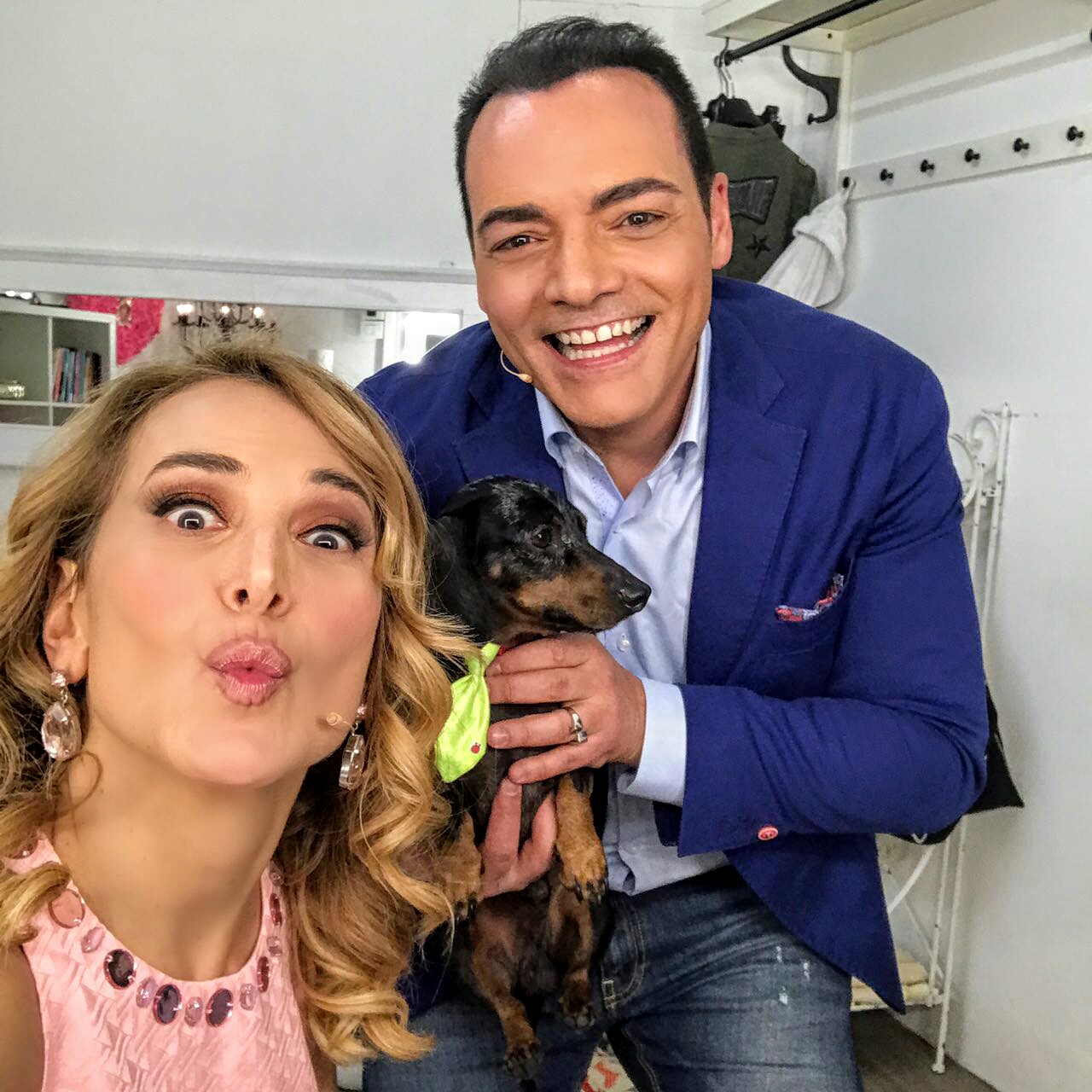 Nel camerino di Barbara D'Urso assieme al mio immancabile bassotto Byron